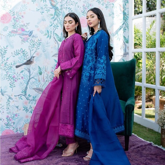 Farah Talib Aziz - small - Picture 6 of 16